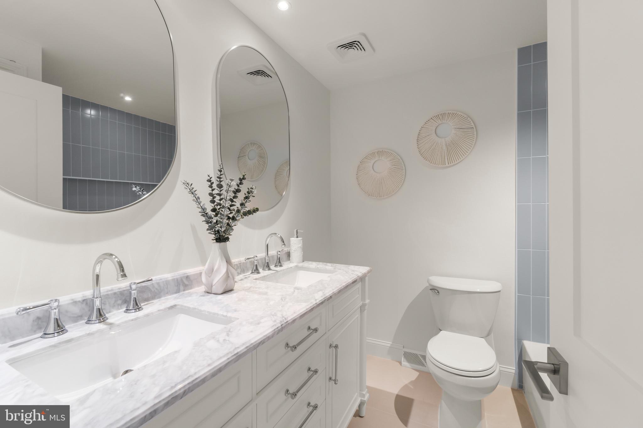 1306 Tanner Avenue Burlington, NJ 08016 - Photo 25 of 39 Shared hall bath
