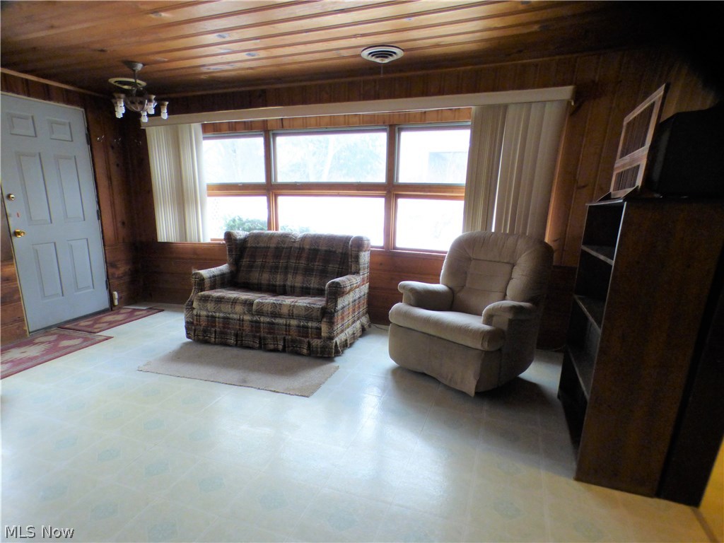 28846 Eddy Road Wickliffe, OH 44092 - Photo 7 of 15 Gallery Image 7