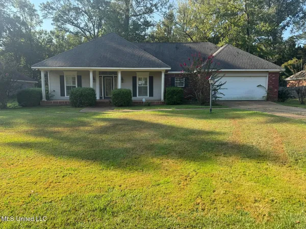 $179,900 | 120 Wildwood Boulevard, Raymond, MS 39154