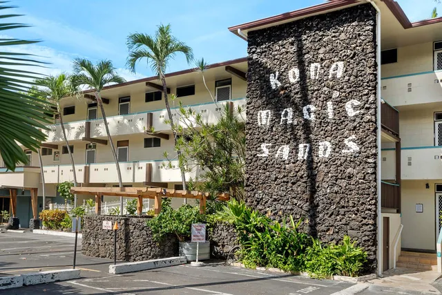 $749,000 | 77-6452 Alii Drive, Unit 204, Kailua-Kona, HI 96740
