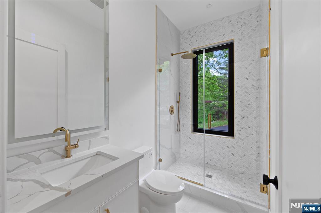 809 Shore Drive Butler, NJ 07405 - Photo 25 of 34