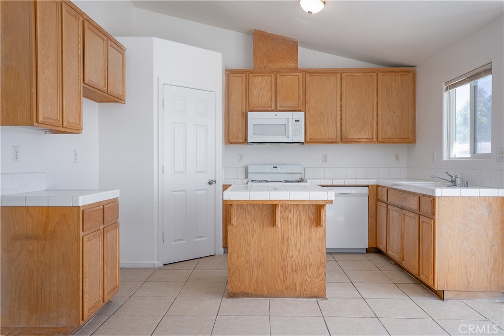 2658 Drake Avenue Merced, CA 95348 - Photo 7 of 28