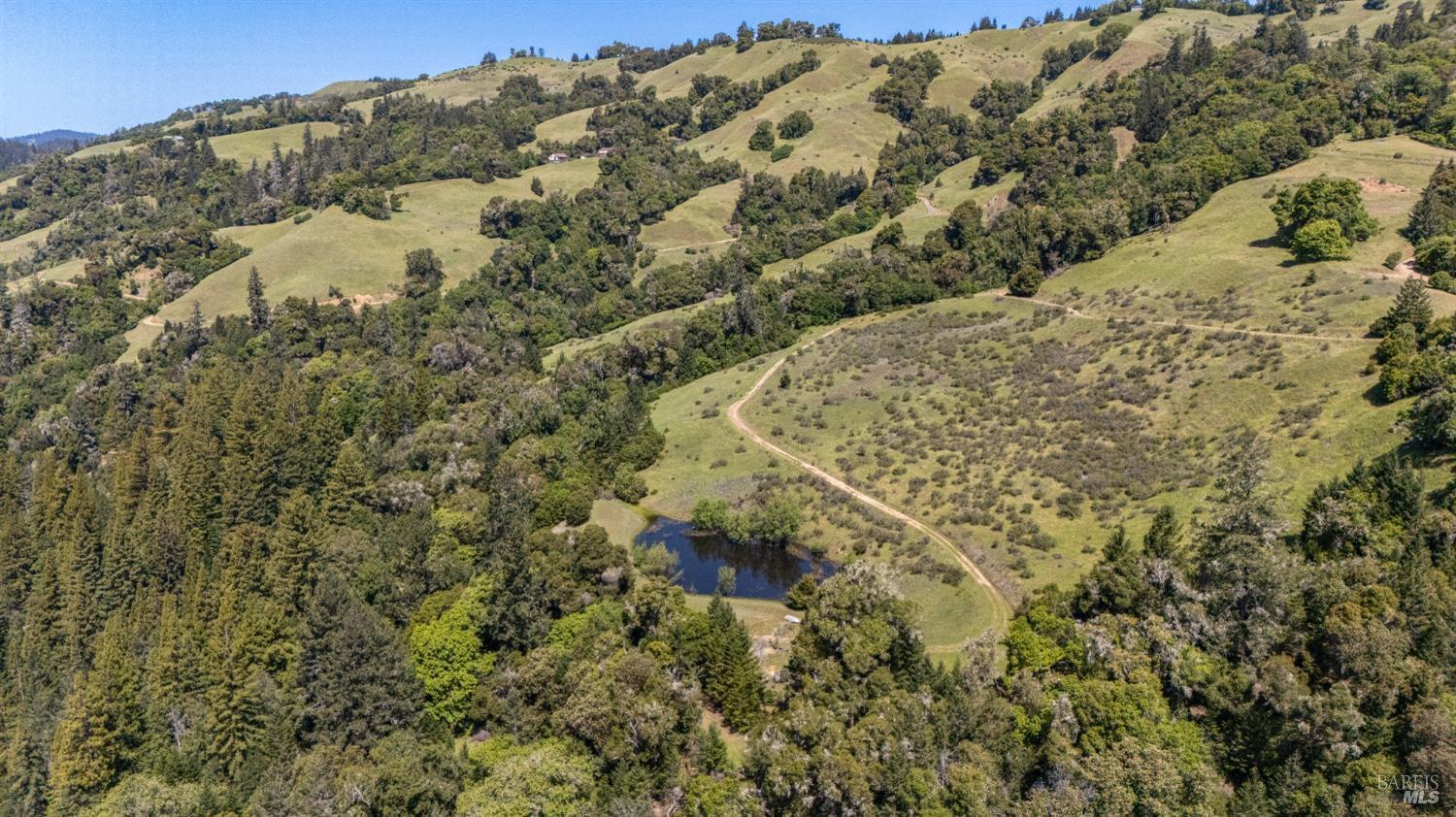 9655 Peachland Road Boonville, CA 95415 - Photo 36 of 40 a view of a houses with a mountain