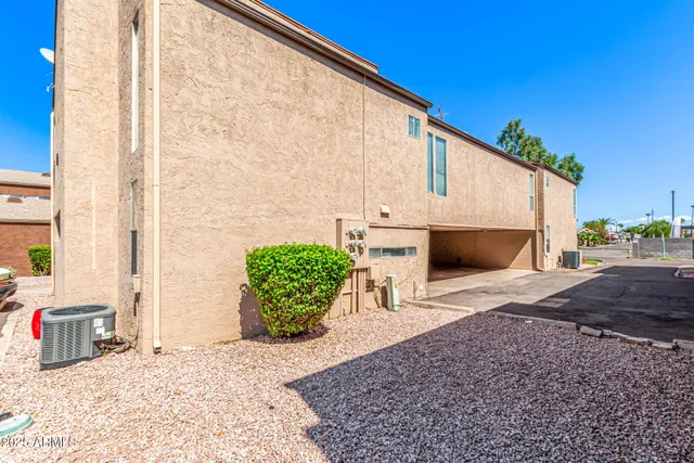 $1,350 | 2680 East Oakleaf Drive, Tempe, AZ 85288