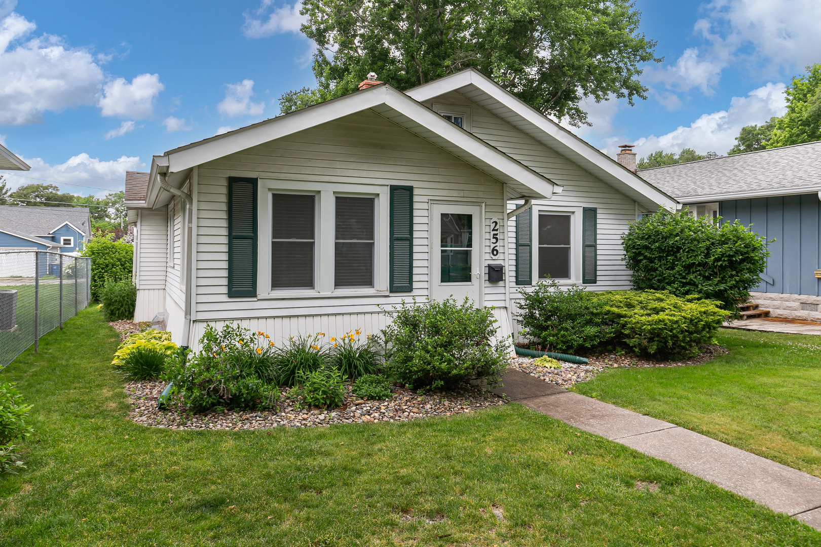 256 7th Street Silvis, IL 61282 - Photo 1 of 31