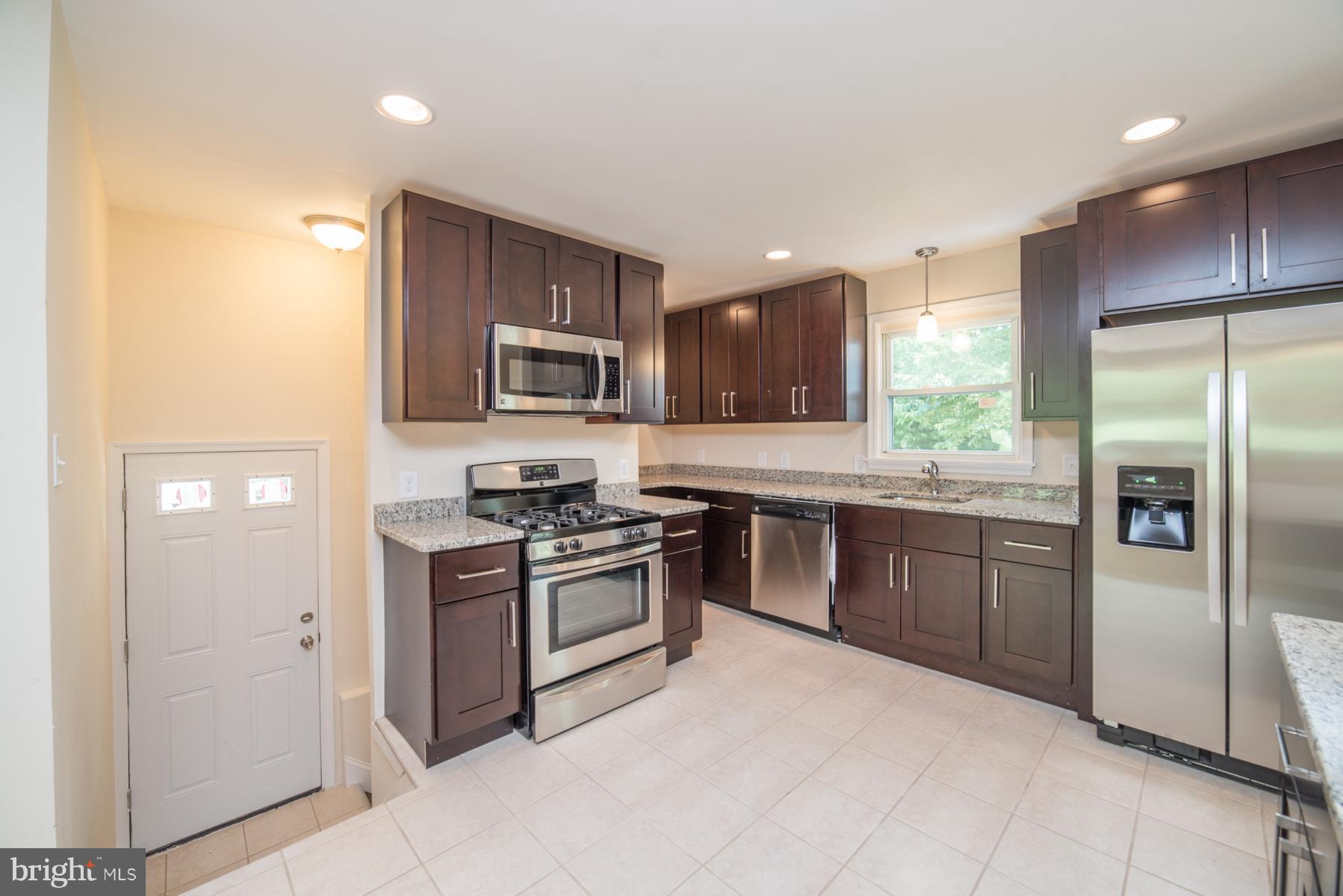 5617 Northgreen Road Baltimore, MD 21244 - Photo 7 of 27 Kitchen