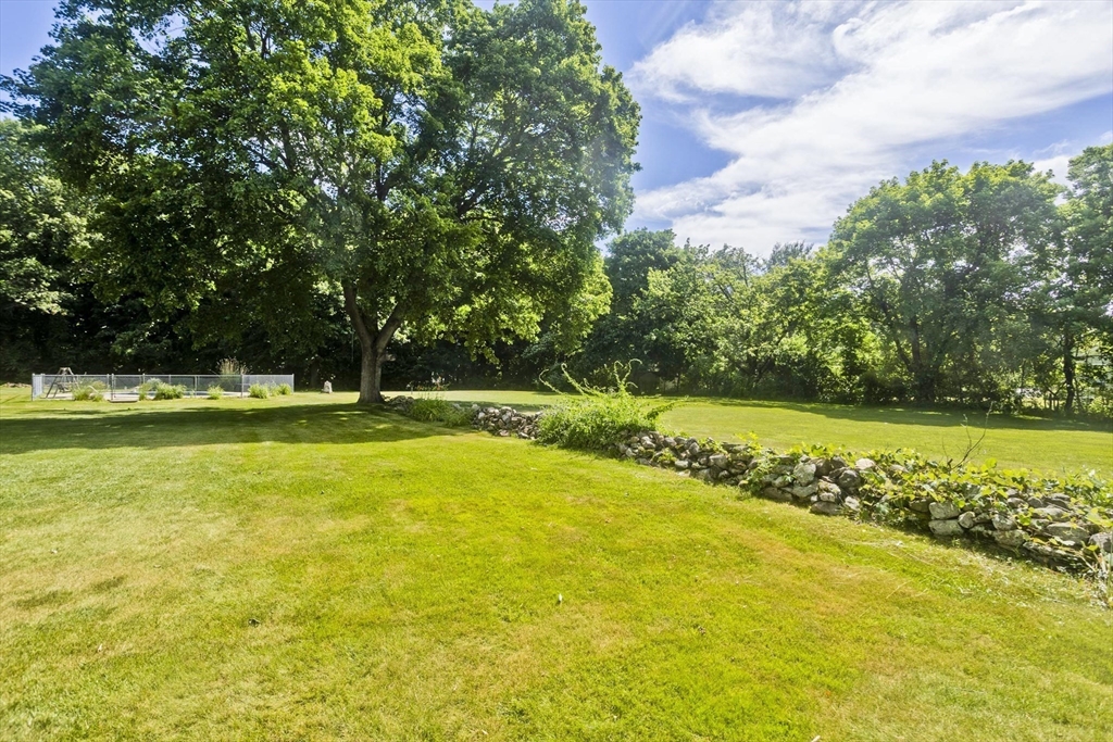 138 Vining Hill Road Southwick, MA 01077 - Photo 7 of 32