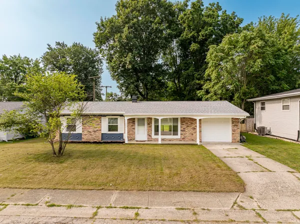$179,900 | 1709 West Glenn Ellyn Drive, Muncie, IN 47304