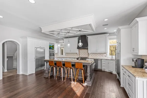 $2,500,000 | 18355 Nicklaus Way, Eden Prairie, MN 55347