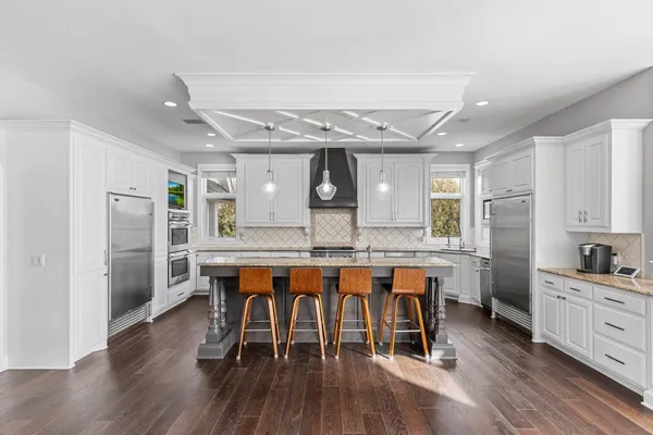 $2,500,000 | 18355 Nicklaus Way, Eden Prairie, MN 55347