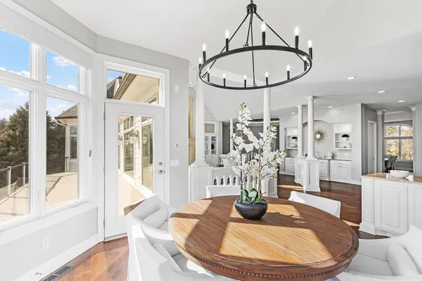 $2,500,000 | 18355 Nicklaus Way, Eden Prairie, MN 55347