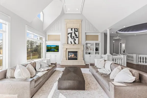 $2,500,000 | 18355 Nicklaus Way, Eden Prairie, MN 55347