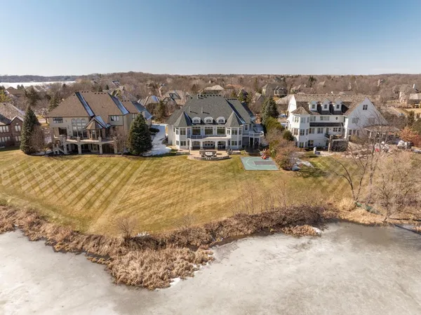 $2,500,000 | 18355 Nicklaus Way, Eden Prairie, MN 55347