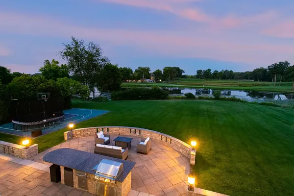 $2,500,000 | 18355 Nicklaus Way, Eden Prairie, MN 55347