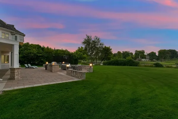 $2,500,000 | 18355 Nicklaus Way, Eden Prairie, MN 55347