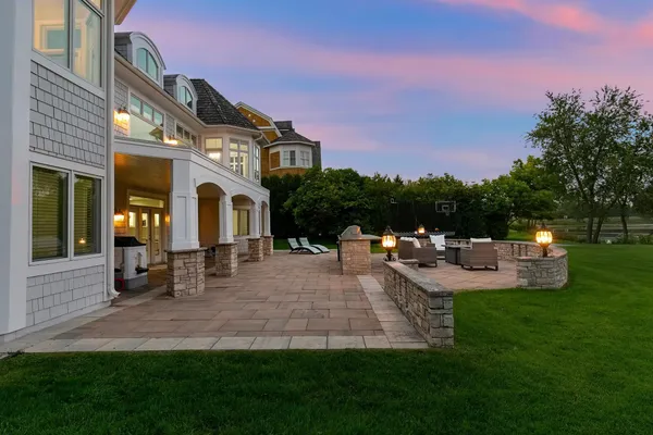 $2,500,000 | 18355 Nicklaus Way, Eden Prairie, MN 55347