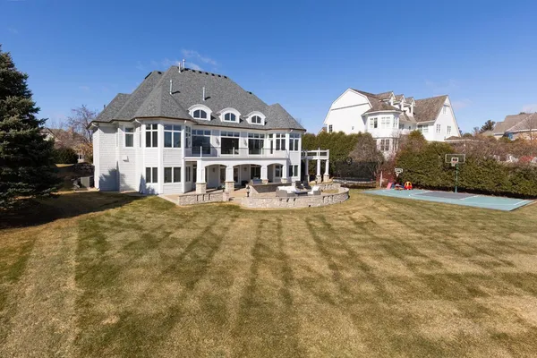 $2,500,000 | 18355 Nicklaus Way, Eden Prairie, MN 55347