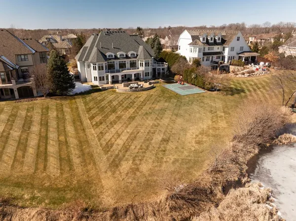 $2,500,000 | 18355 Nicklaus Way, Eden Prairie, MN 55347