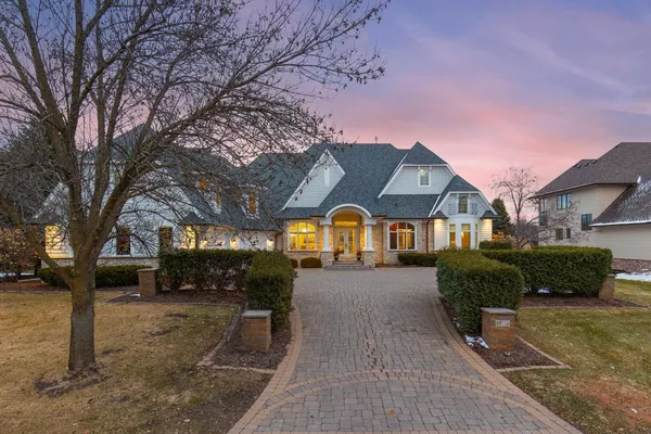 $2,500,000 | 18355 Nicklaus Way, Eden Prairie, MN 55347