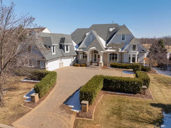 $2,500,000 | 18355 Nicklaus Way, Eden Prairie, MN 55347