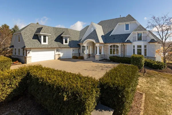 $2,500,000 | 18355 Nicklaus Way, Eden Prairie, MN 55347