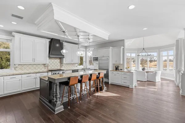 $2,500,000 | 18355 Nicklaus Way, Eden Prairie, MN 55347