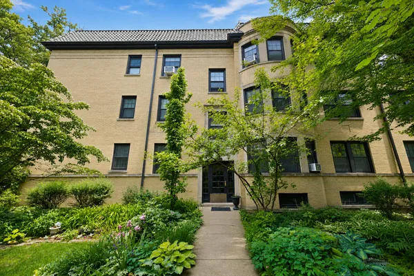 $499,950 | 1425 West Summerdale Avenue, Unit 2AB, Chicago, IL 60640