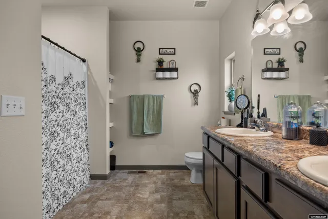 $385,000 | 4858 Pontiac Street, Mills, WY 82644