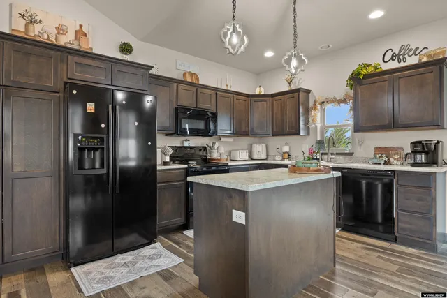 $385,000 | 4858 Pontiac Street, Mills, WY 82644