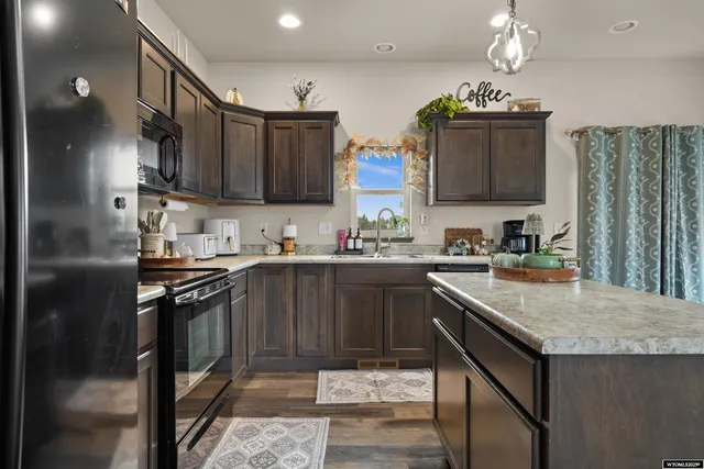 $385,000 | 4858 Pontiac Street, Mills, WY 82644