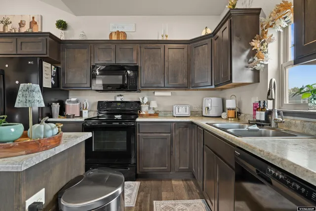 $385,000 | 4858 Pontiac Street, Mills, WY 82644