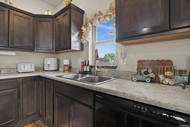 $385,000 | 4858 Pontiac Street, Mills, WY 82644