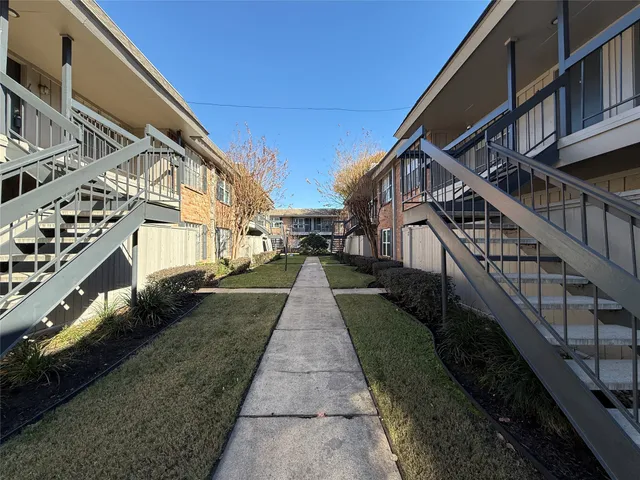 $1,250 | 1223 Augusta Drive, Unit 12, Houston, TX 77057