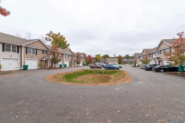 $459,900 | 77 Deerwood Drive, Unit E, Nashua, NH 03063