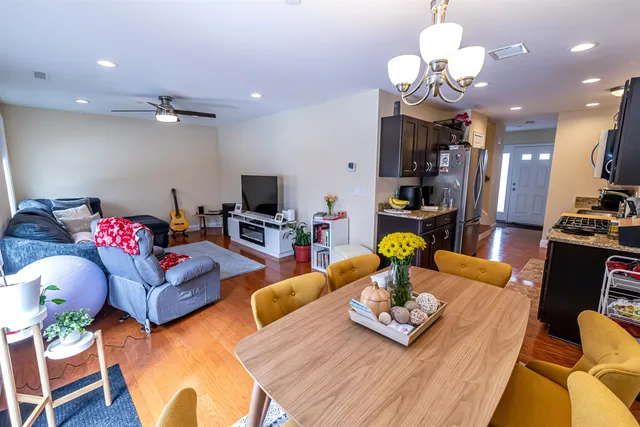 $459,900 | 77 Deerwood Drive, Unit E, Nashua, NH 03063