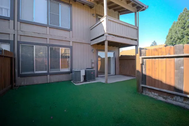 $215,000 | 479 Cherry Lane, Unit A, Manteca, CA 95337