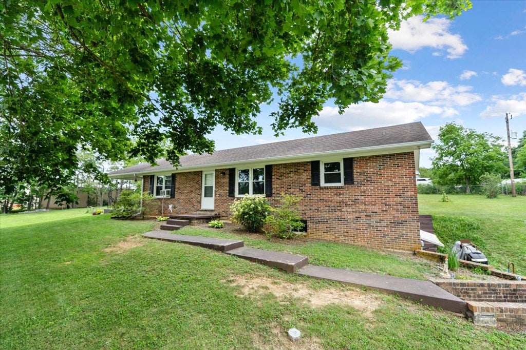 790 North Main Street Rural Retreat, VA 24368 - Photo 3 of 38 Gallery Image 3