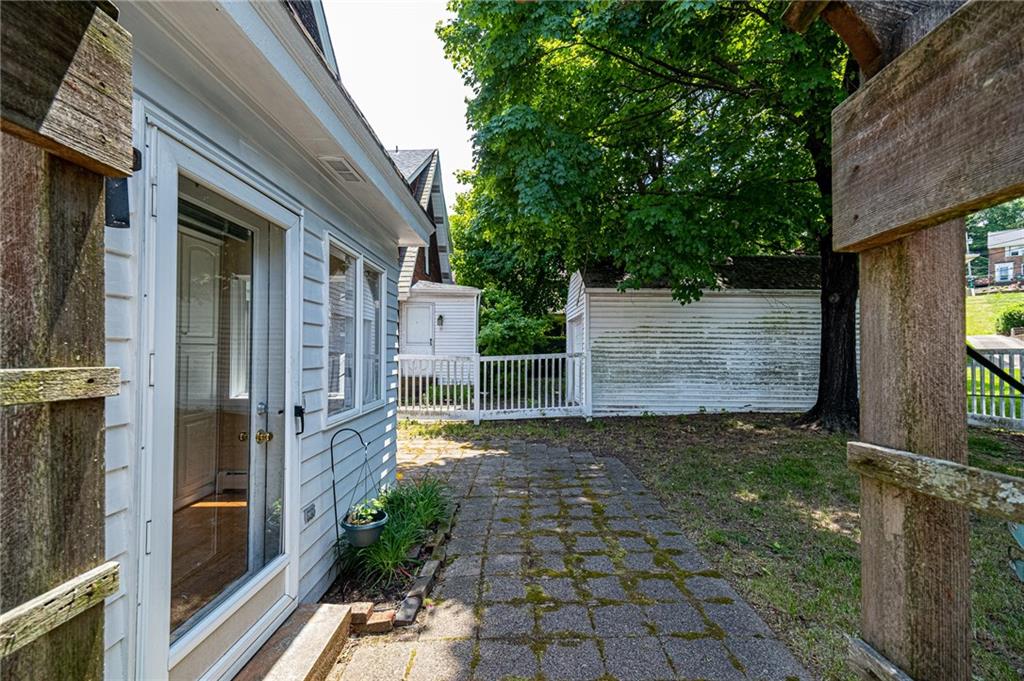 2964 Fernwald Road Pittsburgh, PA 15217 - Photo 22 of 25 Gallery Image 22