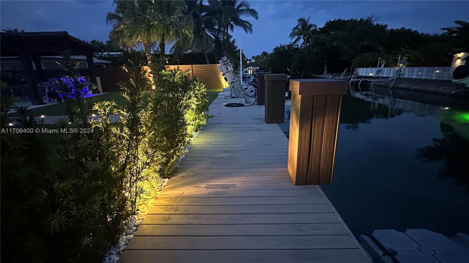 1560 Cleveland Road Miami Beach, FL 33141 - Photo 3 of 8