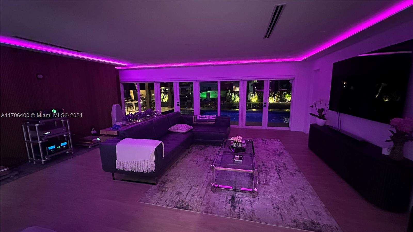 1560 Cleveland Road Miami Beach, FL 33141 - Photo 7 of 8