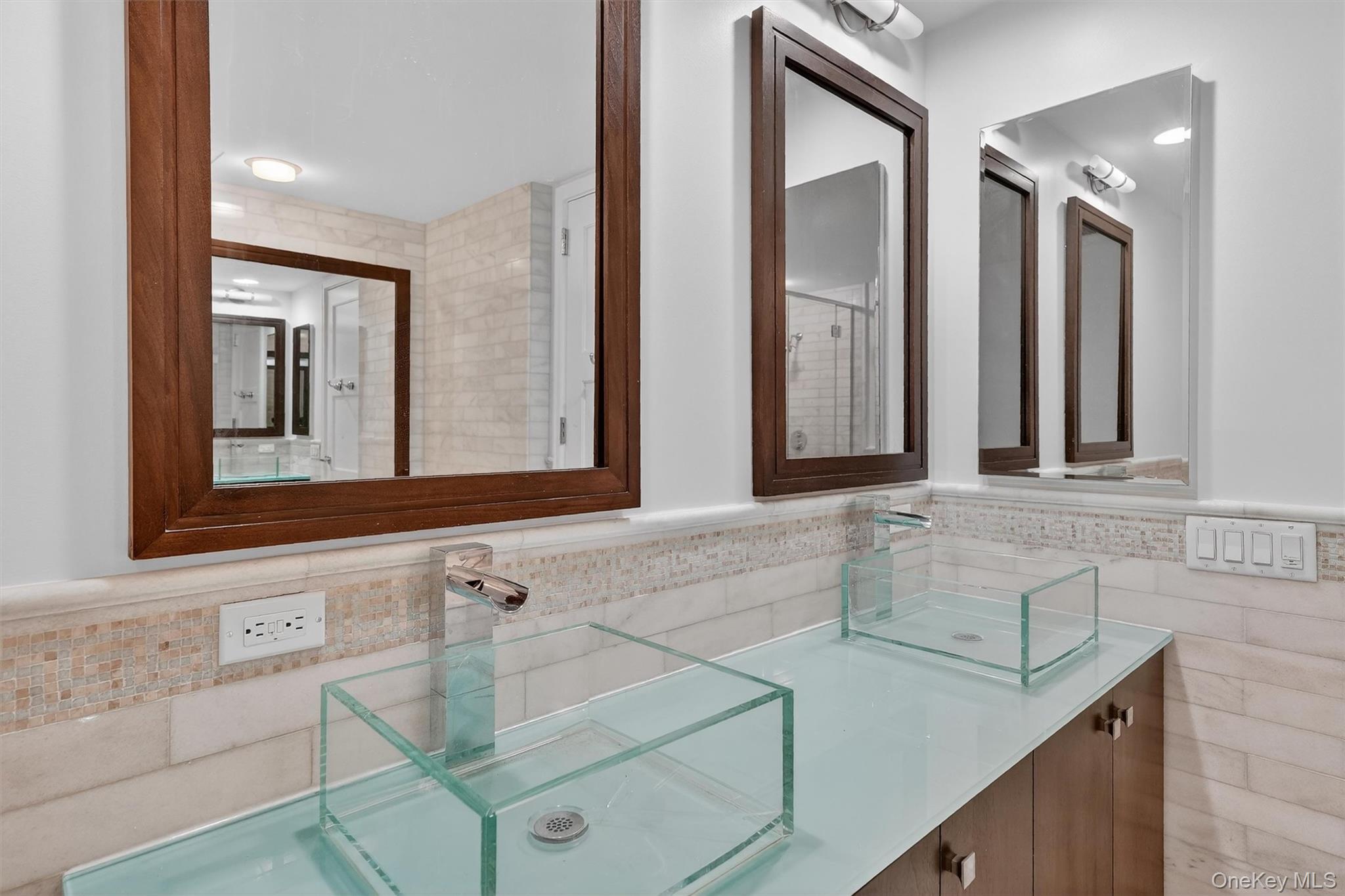 1 Renaissance Square, Unit V4E White Plains, NY 10601 - Photo 14 of 26 Primary Bathroom