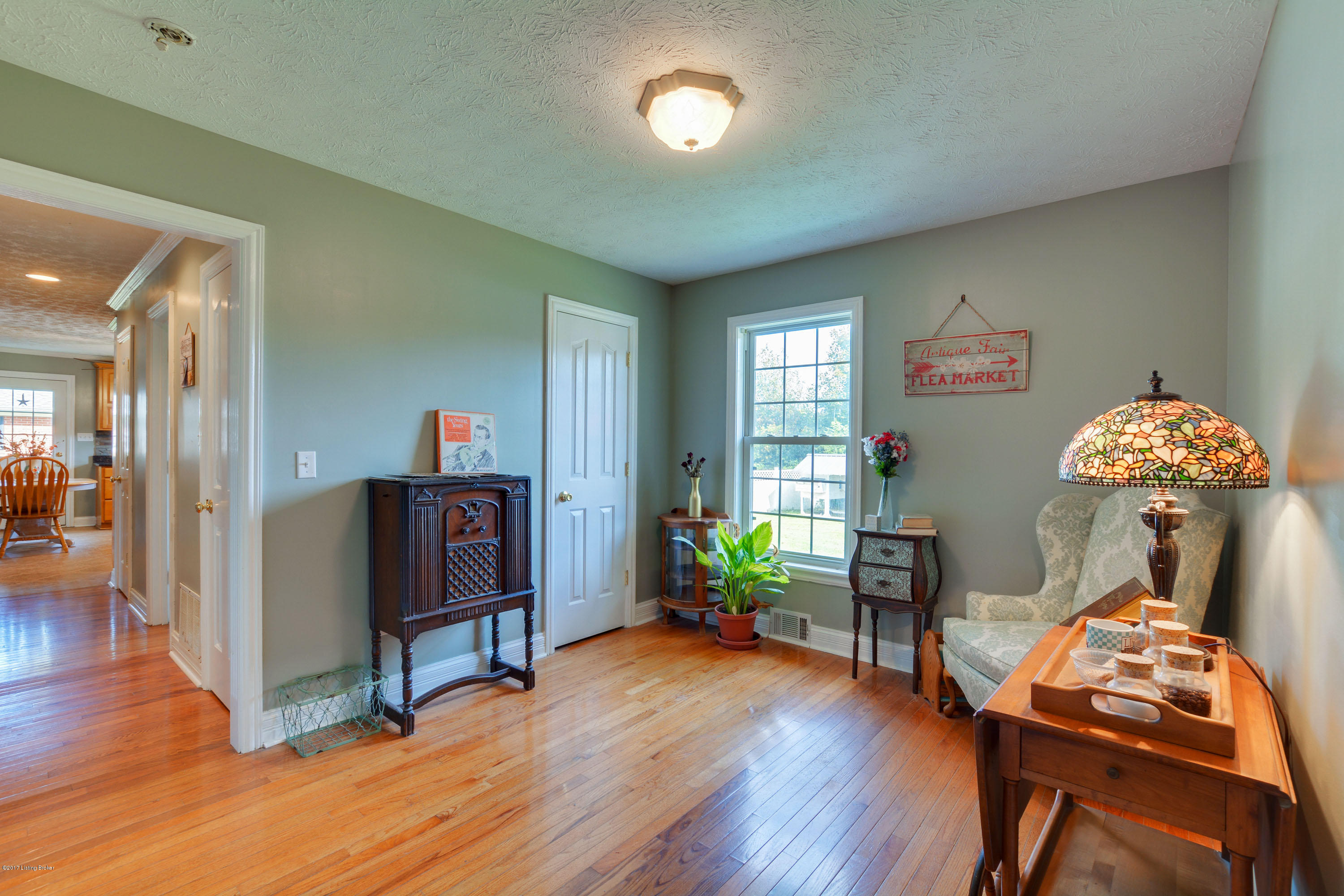 10703 Barricks Road Louisville, KY 40229 - Photo 33 of 45 10703_BarricksRd_40229_1033