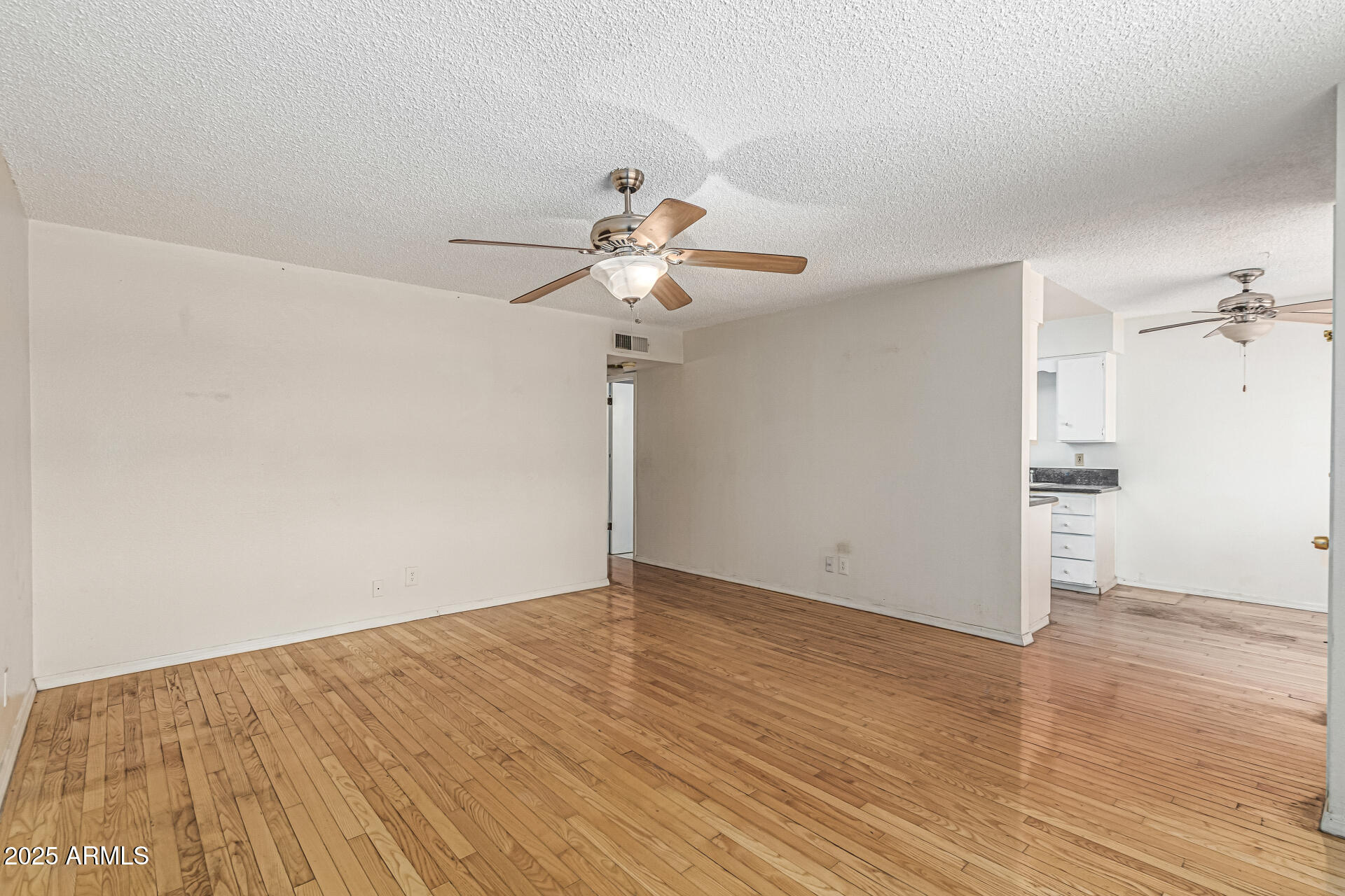 10343 North 97th Avenue, Unit A Peoria, AZ 85345 - Photo 8 of 30 08 97th