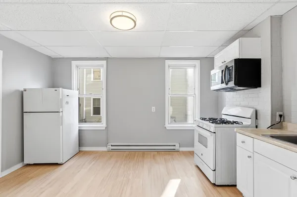 $2,500 | 204 Washington Street, Unit 1, Somerville, MA 02143