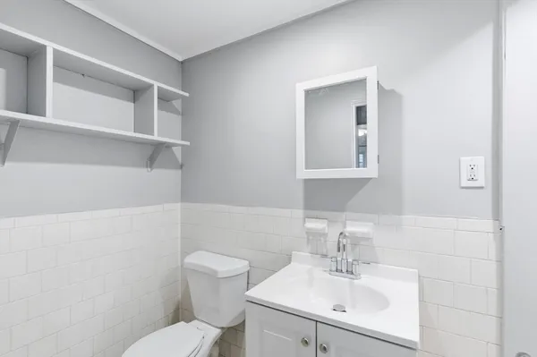 $2,500 | 204 Washington Street, Unit 1, Somerville, MA 02143