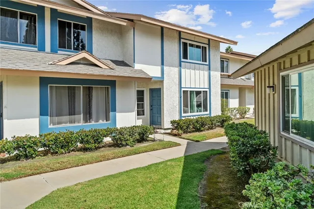 $610,000 | 5950 Imperial Highway, Unit 2, South Gate, CA 90280