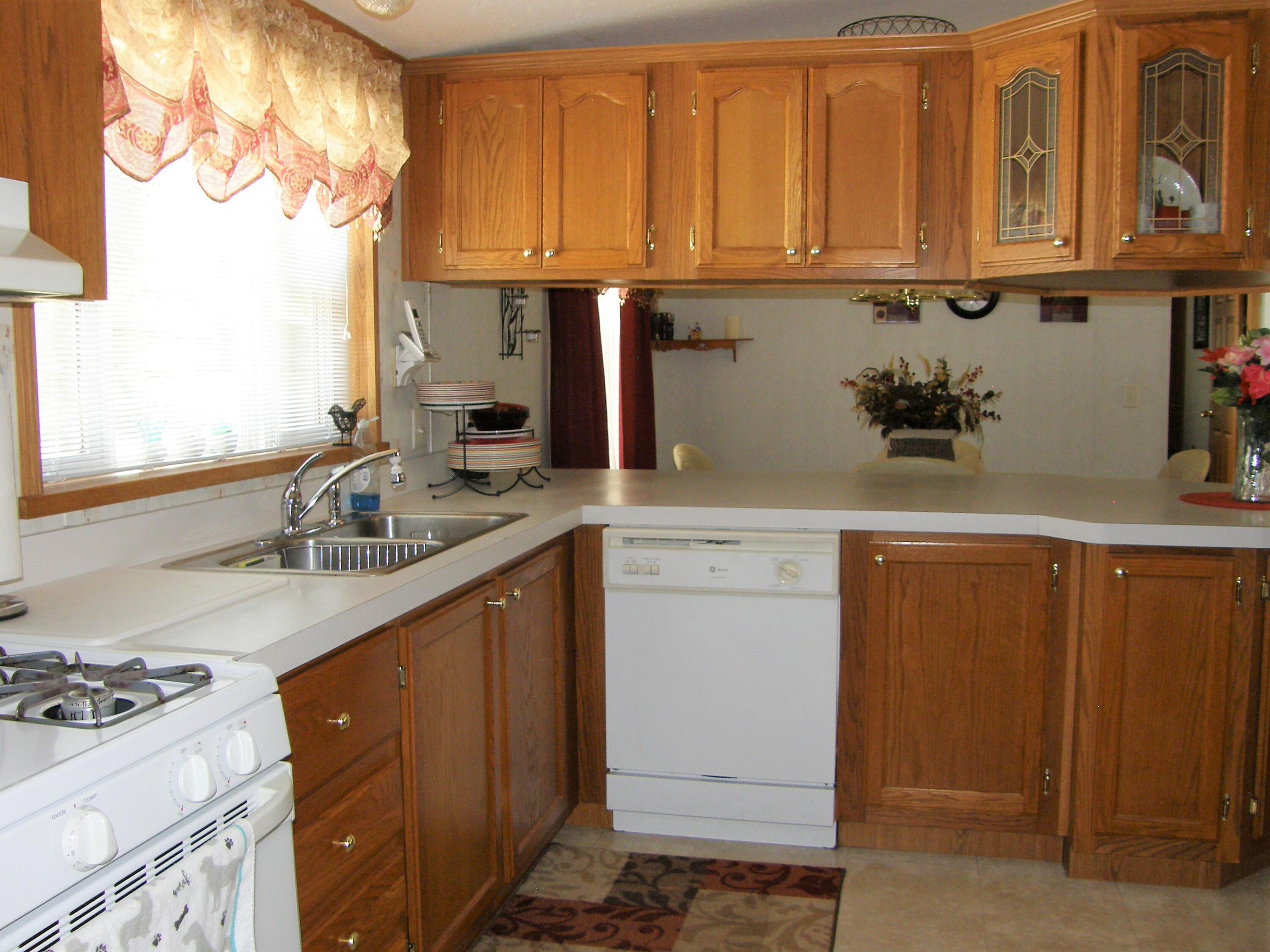 2006 Ontario Road, Unit 148 Niles, MI 49120 - Photo 21 of 47 148_21_Kitchen