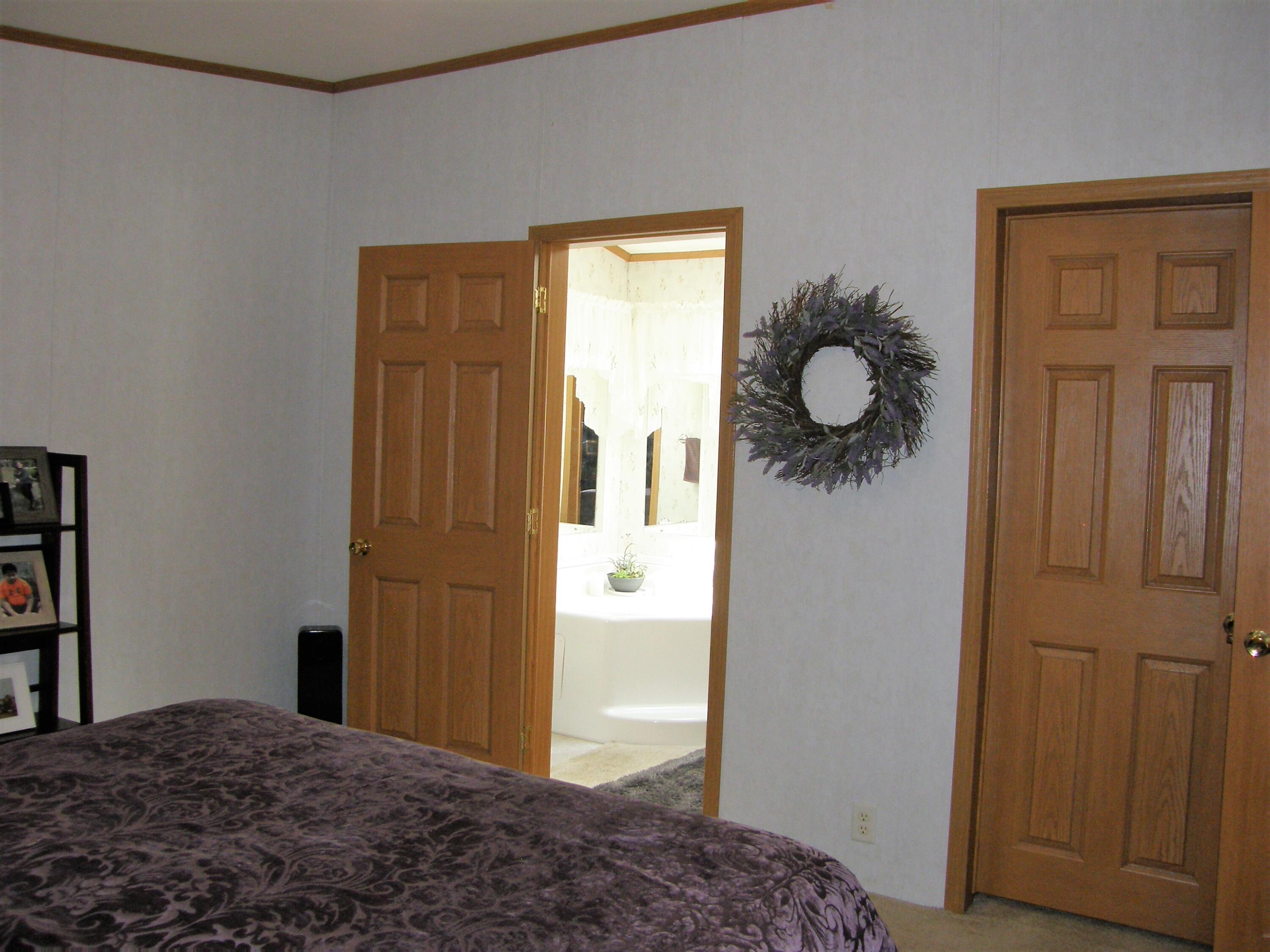 2006 Ontario Road, Unit 148 Niles, MI 49120 - Photo 27 of 47 148_27_MainBedroom