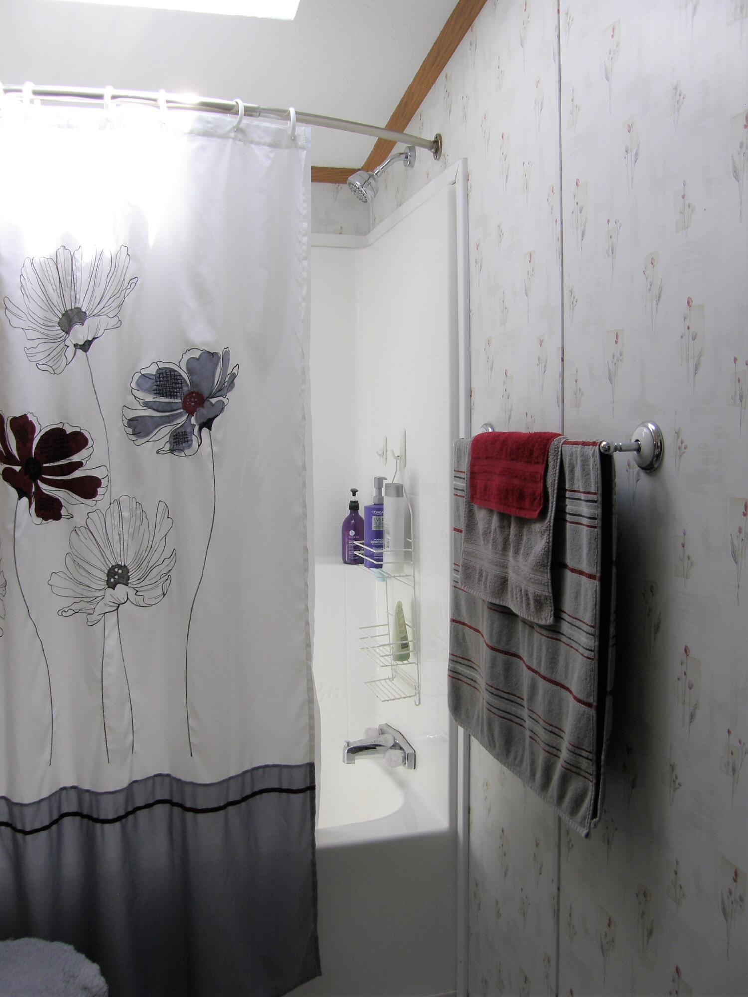 2006 Ontario Road, Unit 148 Niles, MI 49120 - Photo 42 of 47 148_42_Bath#2
