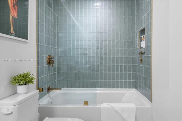 $4,500 | 159 Northeast 6th Street, Unit 2704, Miami, FL 33132